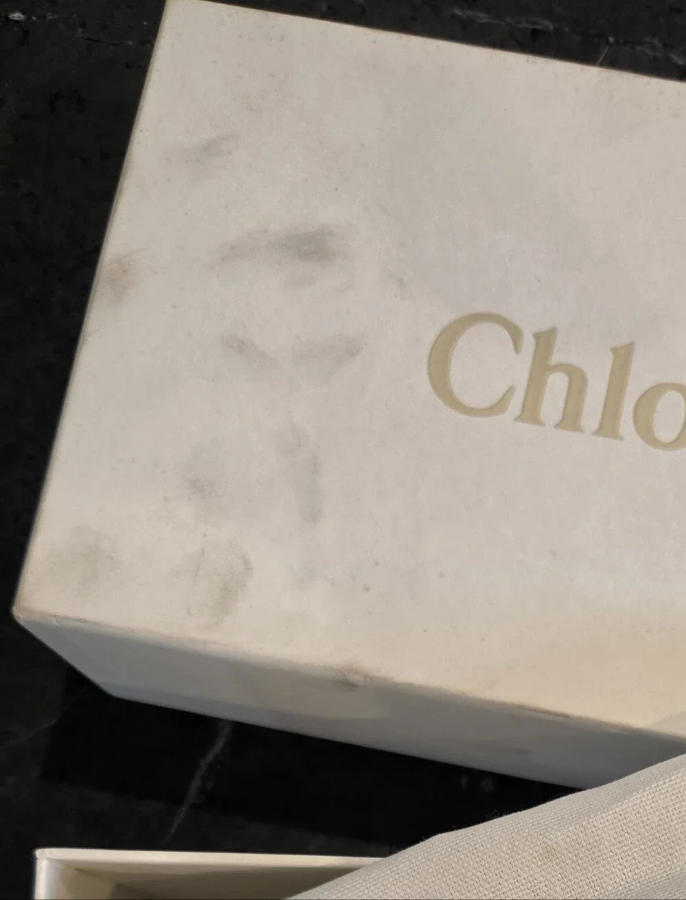 100% Authentic Chloe Lily Leather Zip-Around Wallet